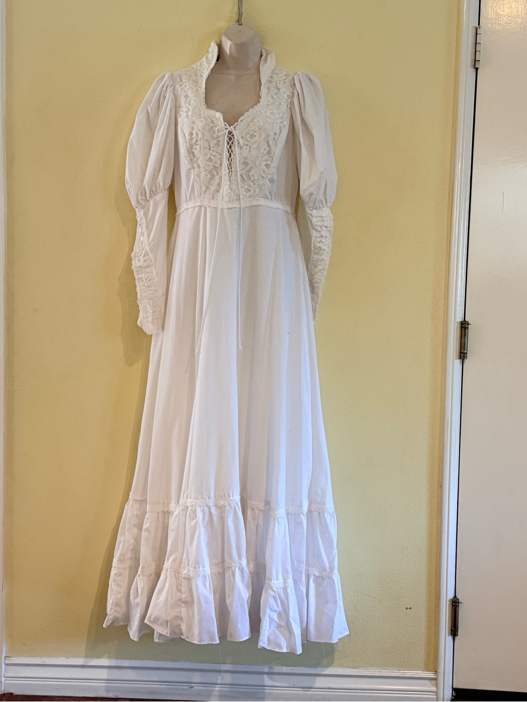 Gunne Sax Saks Fifth Ave White Lace-Up Puff Sleeve Maxi Dress Corset Front
